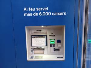 Caixers inoperatius del BBVA a&nbsp;lleida.